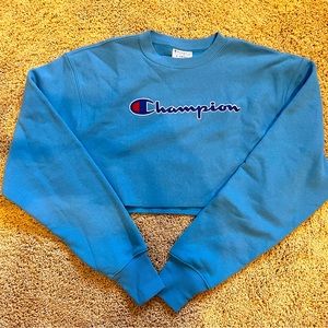 Women’s Champion cropped sweatshirt, xs